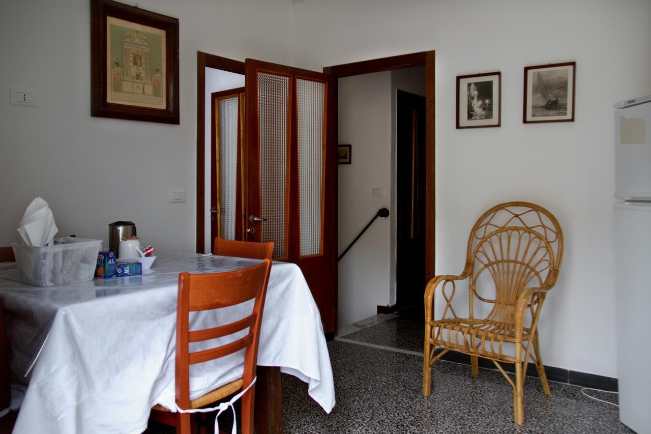 Guesthouse Rollando Vernazza Exterior photo